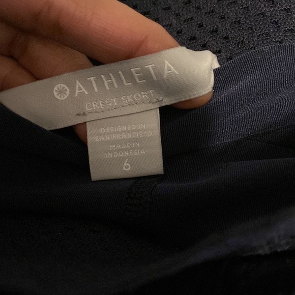 Athletica Crest skort size 6 color black with pockets it has shorts underneath - Picture 5 of 12